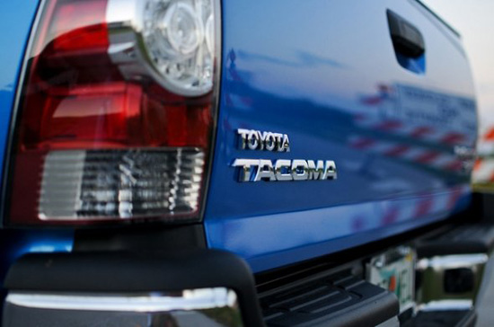 2015 Toyota Tacoma Fuel Economy Estimates - 32 MPG? 2015 Toyota Tacoma Fuel Economy Estimates
