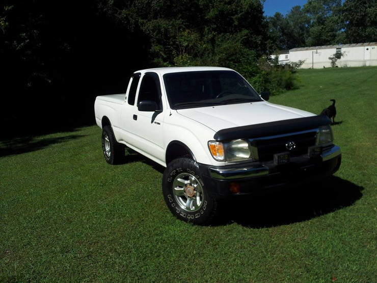 1999 Toyota Tacoma with 440k Miles - Featured Truck