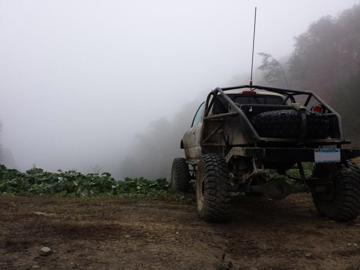 2000 Toyota Tacoma Solid Axle Swap - Fog