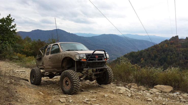 2000 Toyota Tacoma Solid Axle Swap - Featured Truck